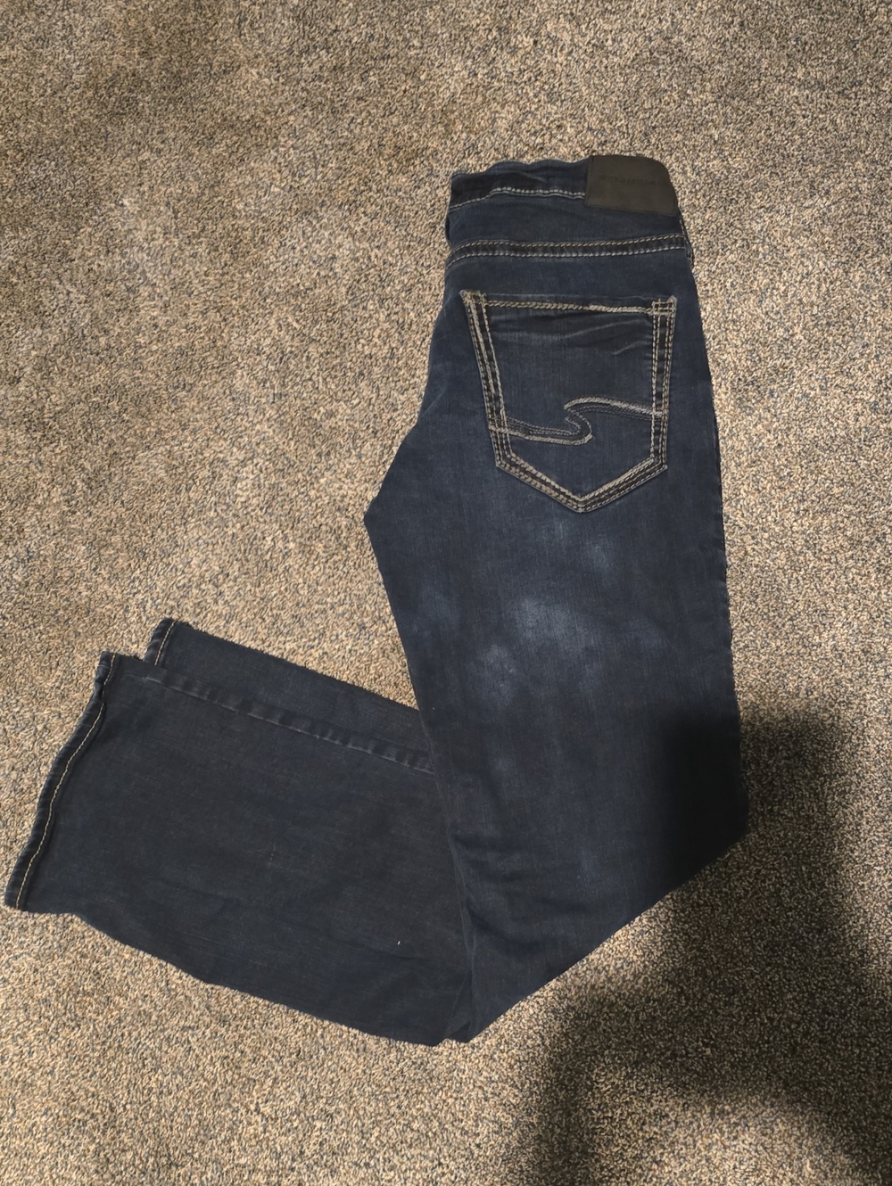 Silver Jeans Men’s Size 30x32 Straight Dark Blue Denim Jeans. (Style Zac)